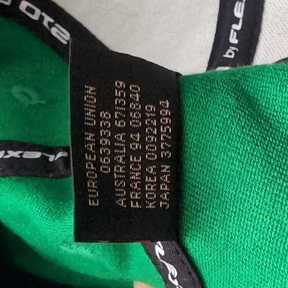 Lids Blank Green Flat Bill 210 Fitted Hat by Flexfit,Size 7 1/4-7 5/8. - Picture 9 of 9